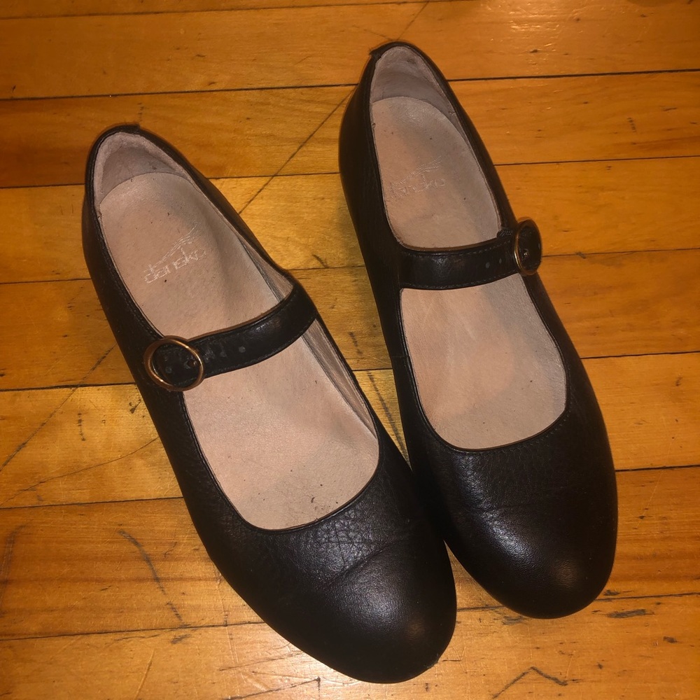 Dansko heeled mary jane’s